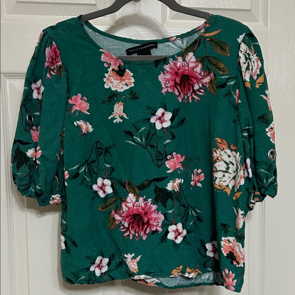 Grace Elements Tops - Grace Elements Green Floral Blouse Pink and White Blooms Grommets on Sleeves S